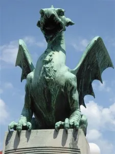 DRA004